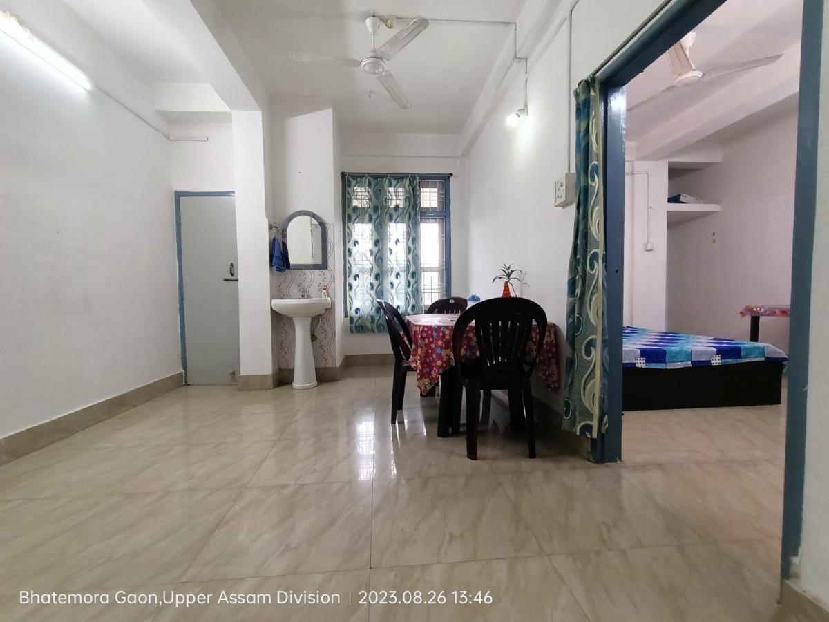 Taj Residency Holiday Homestay -Entire 1Bhk & 2Bhk Private Apartments -Call 767Ooo54Oo Jorhāt Exteriör bild