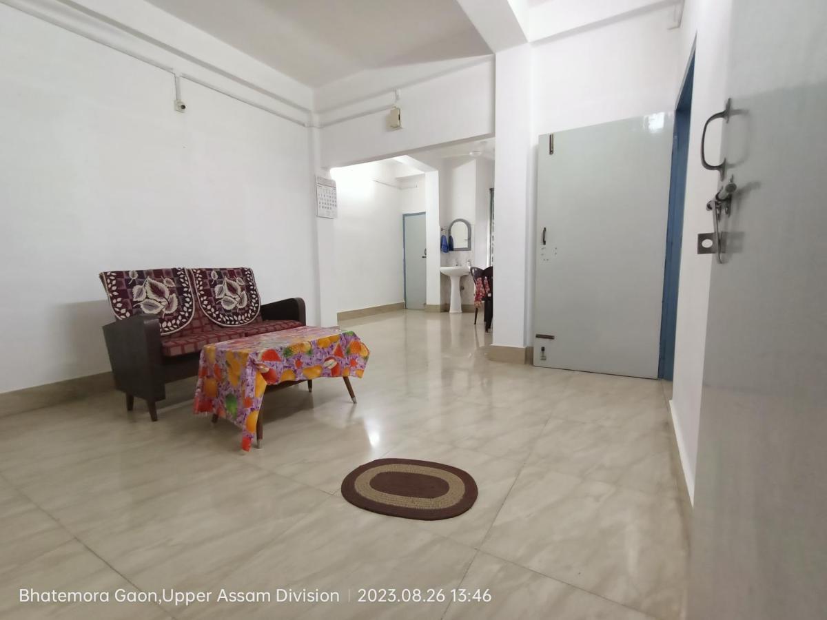 Taj Residency Holiday Homestay -Entire 1Bhk & 2Bhk Private Apartments -Call 767Ooo54Oo Jorhāt Exteriör bild