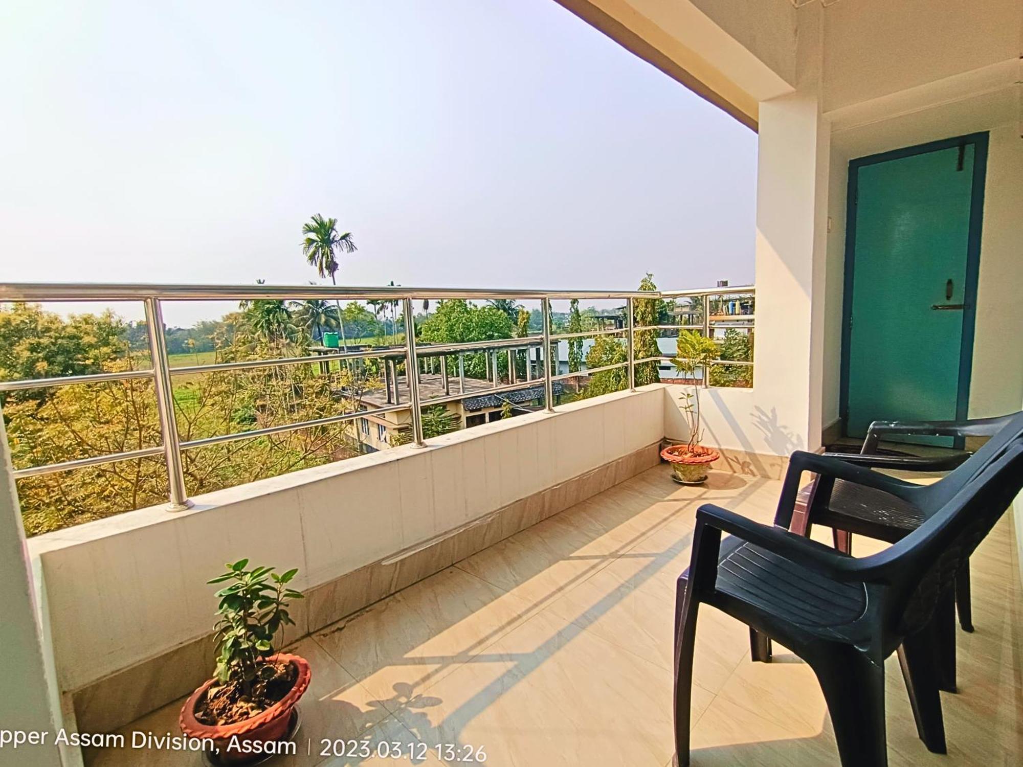 Taj Residency Holiday Homestay -Entire 1Bhk & 2Bhk Private Apartments -Call 767Ooo54Oo Jorhāt Exteriör bild